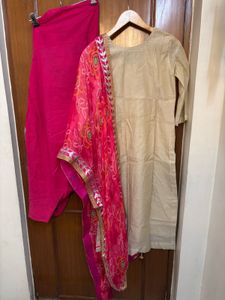 🆕Beige &amp; Pink Embroidered Kurta Set with Dupatta