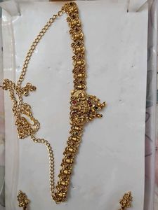Stunning Gold-Toned Jewelry Set