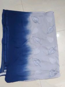 Elegant Dupatta with Leaf Motifs