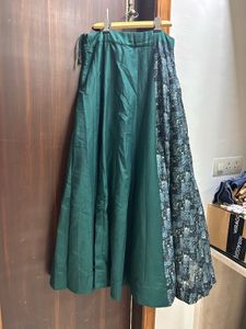 Stylish Cold Shoulder Crop Top &amp; Skirt Set
