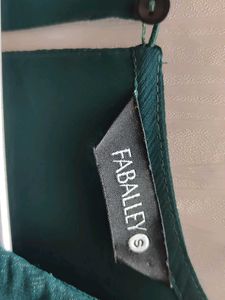 Elegant Emerald Green Pleated Dress