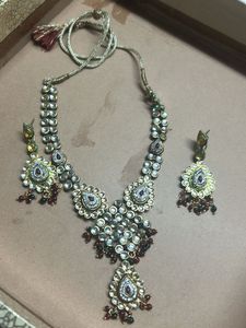 Elegant Kundan Necklace and Earring Set