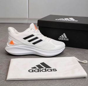 *Adidas*