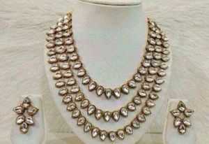 Elegant Kundan Necklace Set