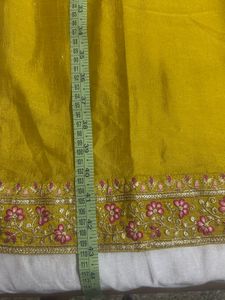 Elegant Kurta Set with Detailed Embroidery
