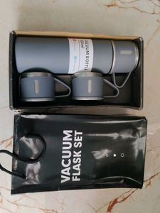 Vacuum Flask Set With Extra 2 Cups