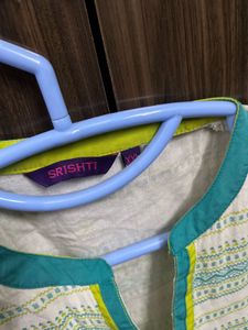 new shrishti white summer kurti