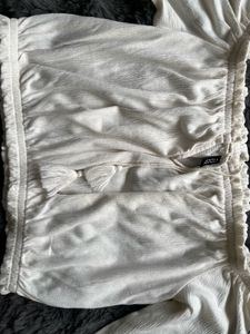 H&amp;M Off-Shoulder Cropped Top