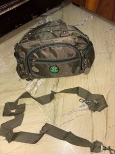 🌸Olive Green Sling bag