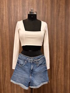 PRETTY LITTLE THING Crop Top
