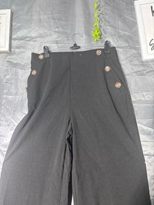 Chic Black Wide-Leg Pants
