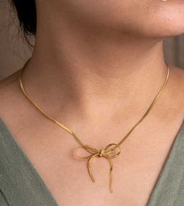 Elegant Bow Necklace