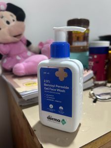 The Derma Co. 2.5% Benzoyl Peroxide Face Wash