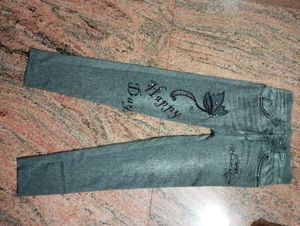 Elegant White Kurta with jeggings