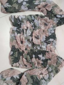 Floral Ruched Puff Sleeve Top