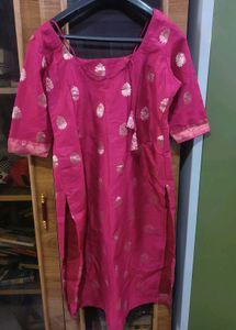 Beautiful Pink Kurta with Golden Print