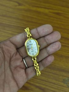 Nalini gold vintage Watch