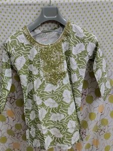 Green Leaf Print short Kurta with Embellished Neck