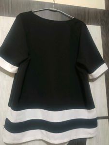 Stylish Black &amp; White Striped Tunic Top