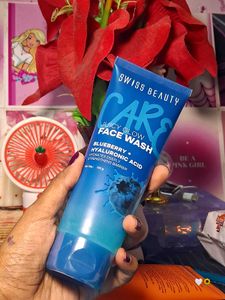 Swiss Beauty Juicy Glow Face Wash