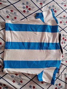 body hugging trendy crop top like jersey