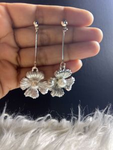 Elegant Floral Pearl Drop Earrings