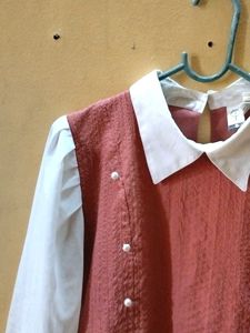 Chic Red &amp; White fancy top💖