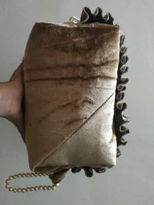 cute vanity pouch/ makeup bag/ skin care