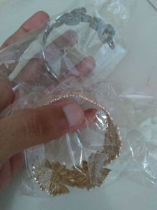 Chic Flower Design Bangles