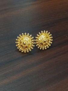 Exquisite Gold Tone Earrings