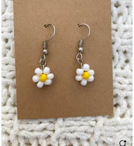 Daisy Beaded Necklace Set