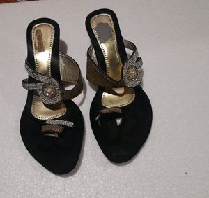 Black Golden Sandle