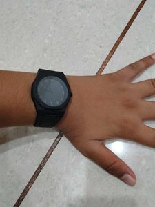 BRAND NEW BLACK AURA WATCH