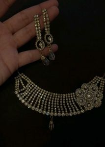 Stunning Rhinestone Necklace &amp; Earring Set
