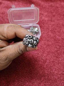 Gothic Skull Ring