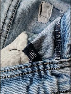 Light Wash Relaxed Fit Jeans