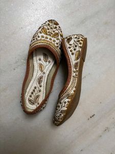Kid's Premium Zari Traditional Handcrafted Juttis