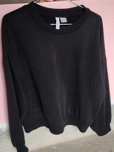 H&amp;M Divided Black Basic Sweatshirt