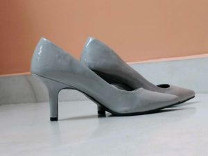 Stylish Pointed Toe Heels