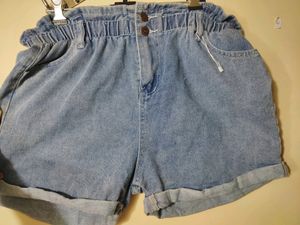 Women Casual Shorts. Like New.