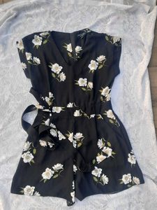 DOROTHY PERKINS Black floral playsuit