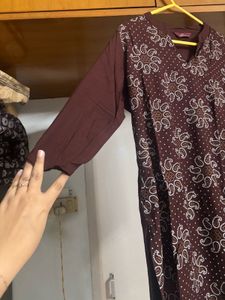 “Is*itva” Stylish Maroon Paisley Print Kurta