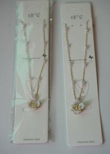 Elegant Pearl &amp; Flower Necklace