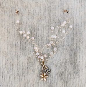Elegant Pearl &amp; Crystal Flower Necklace