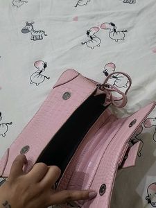Chic Pink Croc-Embossed Shoulder Bag