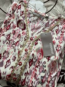 Avassa Ethnic Print Kurta(Free matching pant )