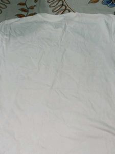 women white yoga tshirt