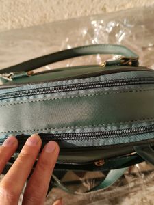 Chic Green Handbag with Tassel