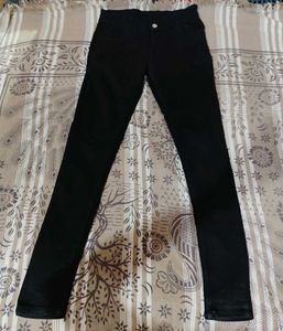 Classic Black Skinny Jeans