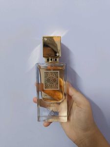 Ana Abiyedh Poudree Lattafa- Decant